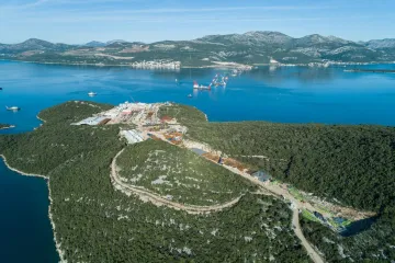 PELJE&Scaron;KI MOST IZRANJA IZ DUBINA MORA: Kinezi grade brzinom munje, pogledajte kako izgleda gradili&scaron;te snimljeno iz zraka