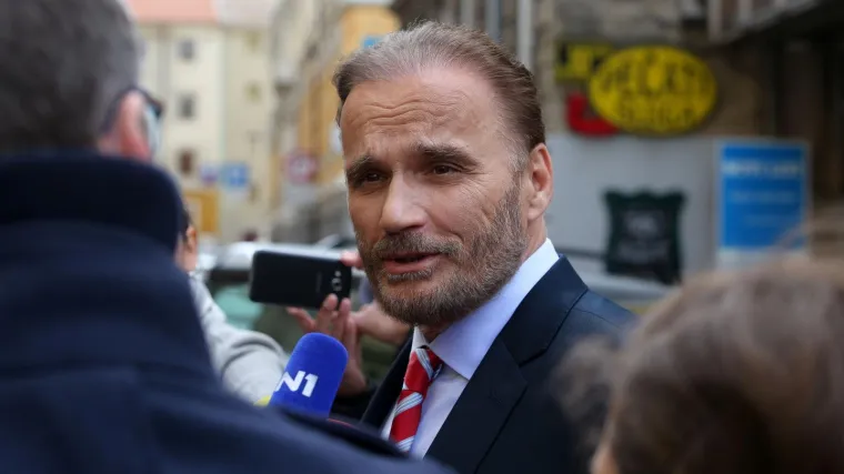 'Njoj je ne&scaron;to zasmetalo... Ovo je jedino logično obja&scaron;njenje'