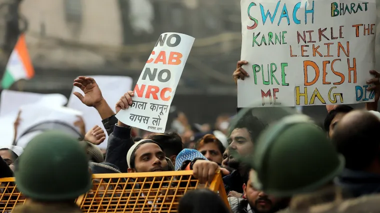 U prosvjedima zbog novog zakona o državljanstvu poginulo najmanje pet osoba, među njima i osmogodi&scaron;nje dijete