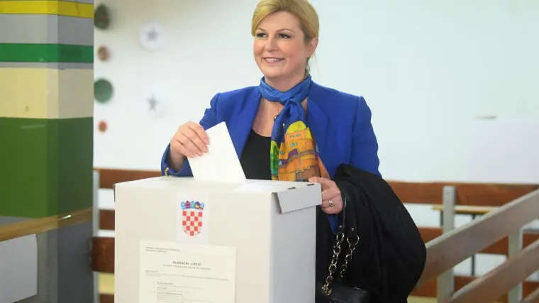 U inozemstvu uvjerljivo vodi Grabar-Kitarović, potpora Milanoviću iznenađujuće niska