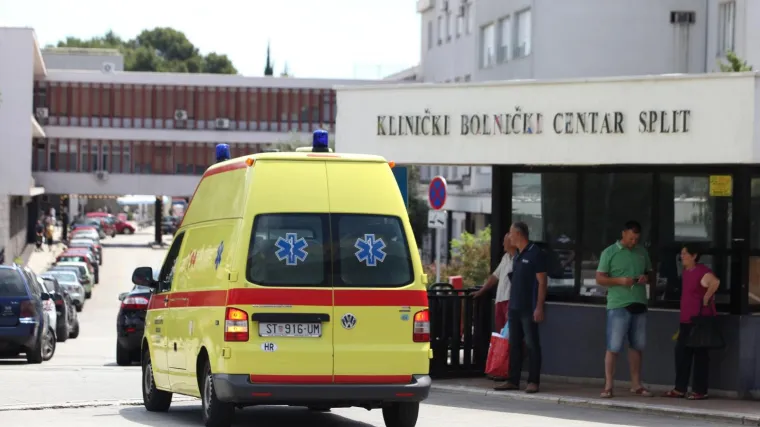 Hvaranin (35) pao na nož, gliserom ga prevezli u bolncu