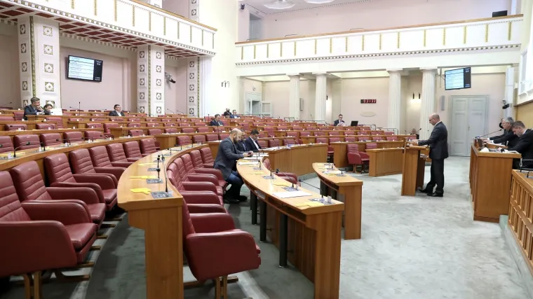 Tko je bio najžustriji u raspravama? Rekorderi Bulj i Grmoja, četvero zastupnika nije reklo ni riječ