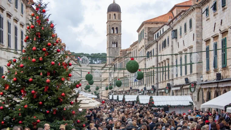 Ni&scaron;ta od bijelog Božića! Blagdani će biti sunčani. Evo na &scaron;to trebate pripaziti ako idete na polnoćku