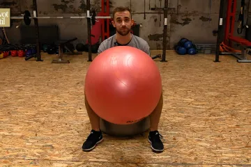 Trener Vedran Spevan pripremio je 5 super vježbi s pilates loptom za snažan trup