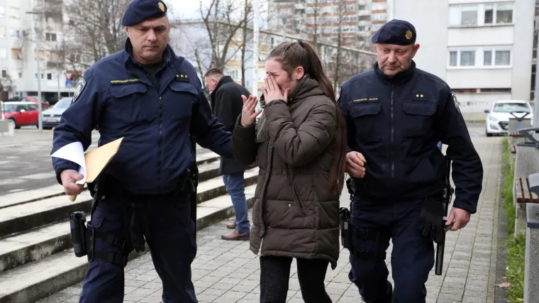 FOTO Mjesec dana istražnog zatvora: Pregazila policajca i pobjegla, ali se vratila po retrovizor