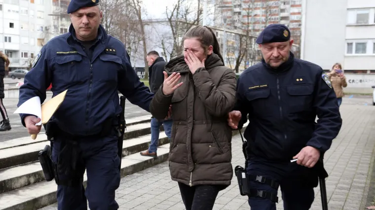 Udarila policajca autom pa pobjegla, brani se &scaron;utnjom