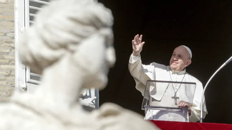 Papa se bori protiv mobitela u vrijeme ručka: 'Moramo ponovno razgovarati u obiteljima'