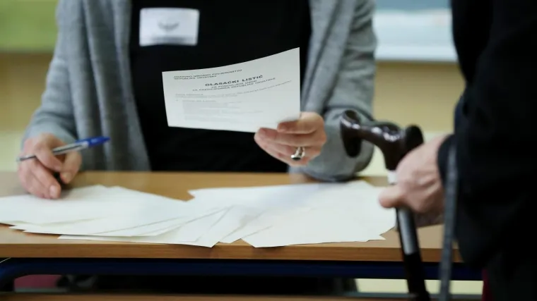 Do 16.30 sati glasalo je 43,52 posto birača, &scaron;to je za 190.000 vi&scaron;e nego u prvom krugu!