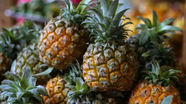 Znate li kako se reže ananas?