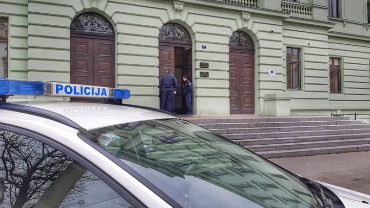 Policija na nogama: Zbog dojave o bombi ispražnjena zgrada osječkog Županijskog suda!