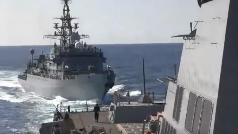 VIDEO Incident u Arapskom moru: Američki i ruski brod sekunde su dijelile od pomorske katastrofe
