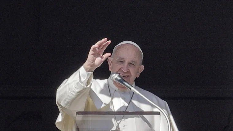 Papa Franjo: 'Ne slažem se da celibat bude opcija, možda samo na otocima...'