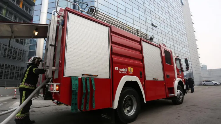 Buknuo požar u Zagrebu: Zapalio se automobil u podzemnoj garaži na Radničkoj