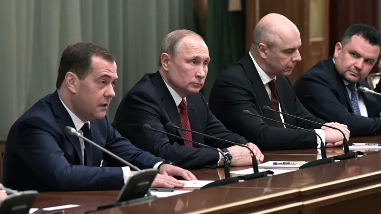 Putin želi prenijeti veće ovlasti na parlament, a zatim preuzeti dužnost premijera?