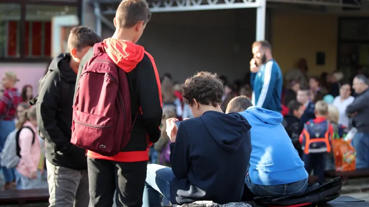 Na &scaron;kolskom igrali&scaron;tu: Rastrojeni mu&scaron;karac tijekom velikog odmora laktom u glavu udario dječaka