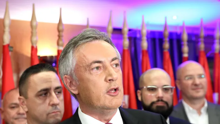 Prema njegovoj najnovijoj objavi na Facebooku, čini se da je već ozbiljno krenuo u kampanju