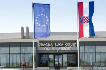 Otpustili rodilju, ženu pred mirovinom i osobu s invaliditetom a sebi povećali plaće