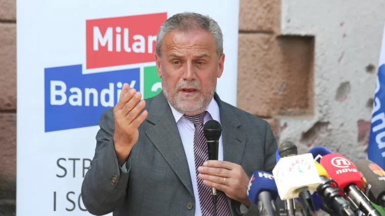 Čitava vukovarska organizacija njegove stranke prešla u stranku Ruže Tomašić