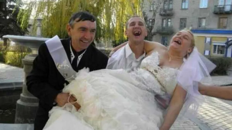 BIZARNI PRIZORI S RUSKIH VJENČANJA: Ako ste mislili da na balkanskim svadbama ima svega, pogledajte tek ovo