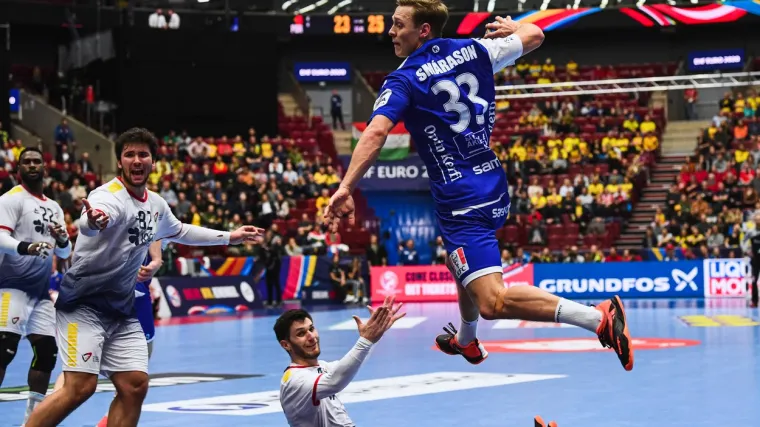 Islanđani zaustavili najveću senzaciju prvenstva; Zakompliciralo se u skupini 2