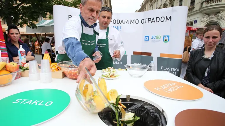 Bandić u akciji: Diže pa smanjuje cijene odvoza smeća, a mijenja i odvoz papira i plastike