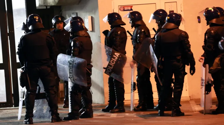 Spaja se specijalna i interventna policija! Stručnjak za sigurnost upozorava: 'To nije dobra ideja'