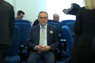 Građani Zagreba misle na gradonačelnika: Bandiću počinje suđenje, a oni mu nose darove