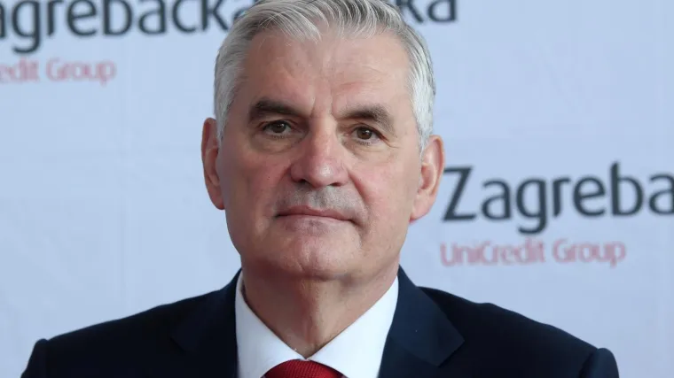 Odmah nakon vijesti o ostavci pala cijena dionice