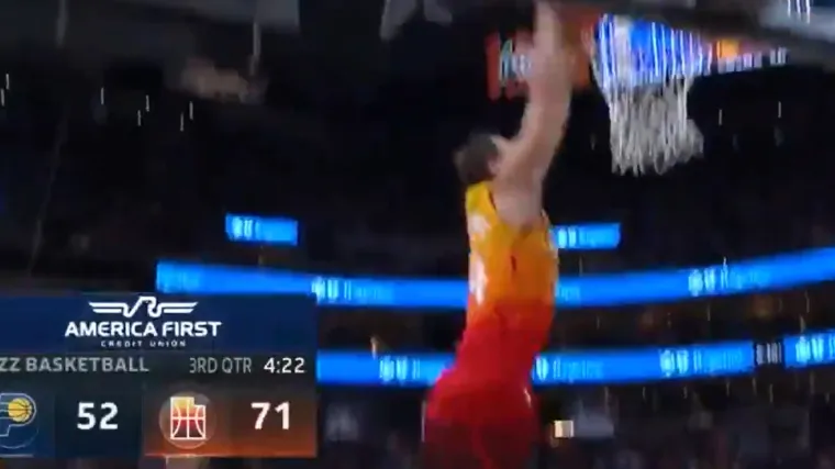 Fenomenalni Lillard odigrao utakmicu godine i u&scaron;ao u ugledno dru&scaron;tvo