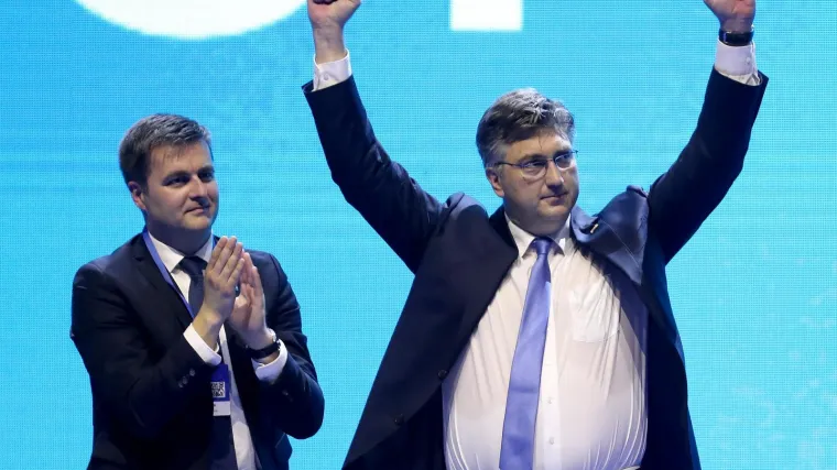 Neki se rugaju takvom ulizivanju, a neki upozoravaju na scenarij kakav se nedavno dogodio u Njemačkoj&nbsp;