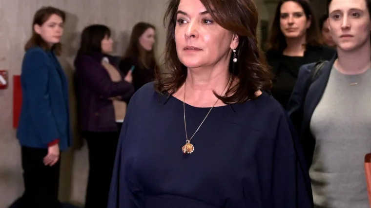 'Udarala sam ga &scaron;akama i nogama, poku&scaron;ala ga maknuti od sebe'