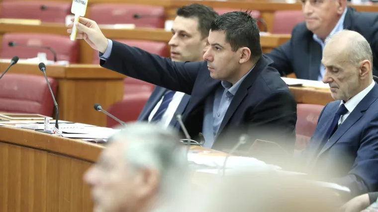 Grmoja poručuje: 'Nismo dobili &Scaron;korin prijedlog da se odreknemo imena'