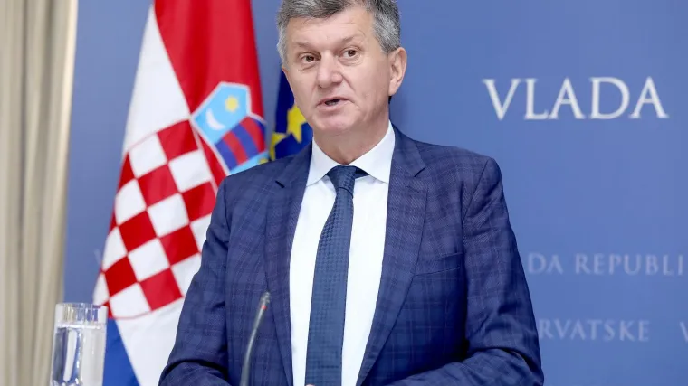 Milan Kujundžić stao pred novinare: 'Ne pada mi napamet dati ostavku, ovo je atmosfera linča'