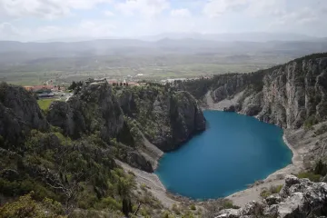 Znate li koja je dubina koju ima Modro jezero?