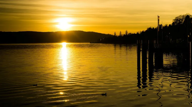 Trnovačko jezero - Jezero koje je u potpunosti okruženo planinskim masivima