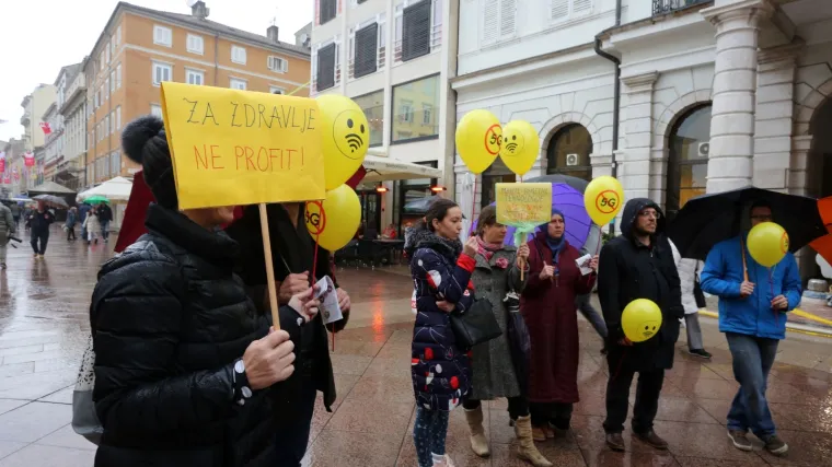 I Ljubljana se pridružila globalnom prosvjedu protiv 5G tehnologije: Okupilo se samo 200 ljudi