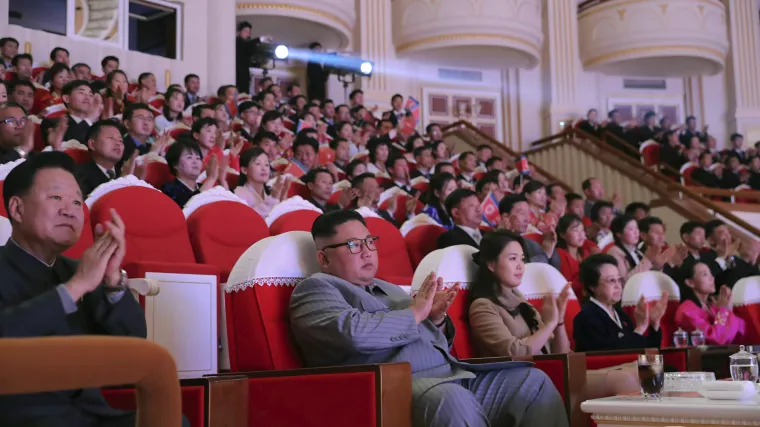 Veliko iznenađenje u Sjevernoj Koreji: Pogledajte s kim se Kim Jong Un pojavio u javnosti