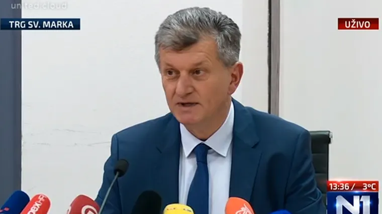 'Nisam kriv, podmeću mi! Kakva bi to poruka bila da sam dao ostavku?'