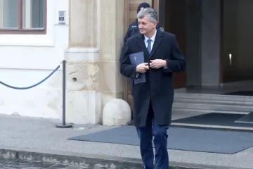 'Još jedan ministar odlazi, ali ne zato što nije radio posao za koji je bio plaćen javnim novcem'