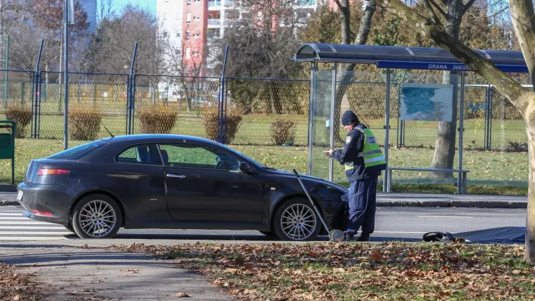 Te&scaron;ka nesreća u zagrebačkoj Dubravi: Auto naletio na pje&scaron;aka, na licu mjesta je poginuo