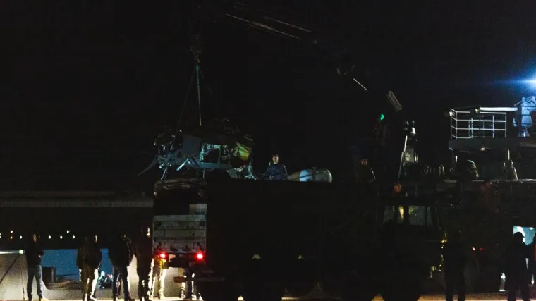 FOTO Kiowa Warrior u komadima: Olupina sru&scaron;enog helikoptera brodom dopremljena u Zadar