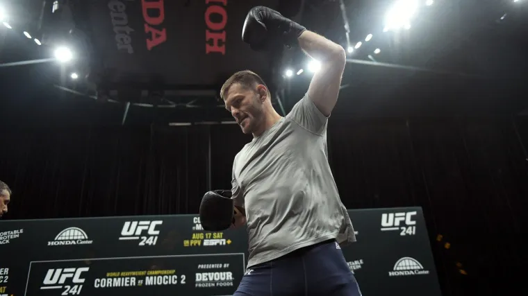 &Scaron;to se događa s prvakom te&scaron;ke kategorije UFC-a i zbog čega prijeti crni scenarij?