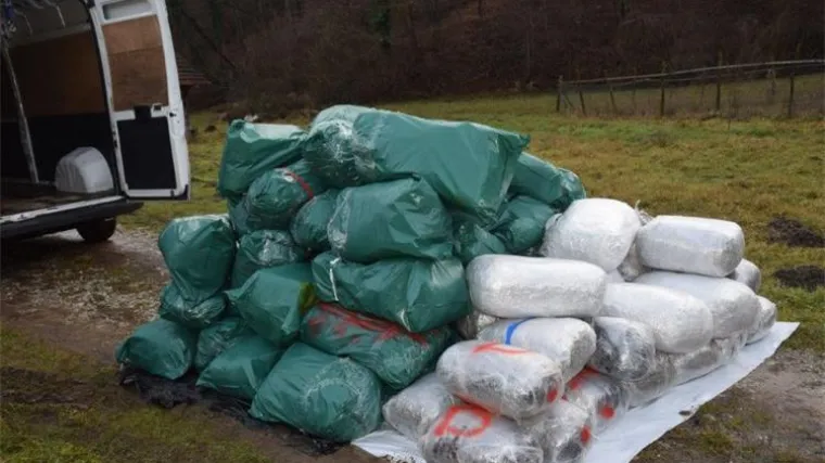 VIDEO 'Pao' dvojac s gotovo pola tone marihuane! U kombiju droga vrijedna 5 do 7 milijuna kuna