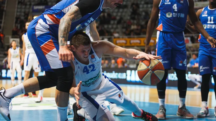 U dramatičnoj utakmici na svojem terenu izgubili od Mornara iz Bara