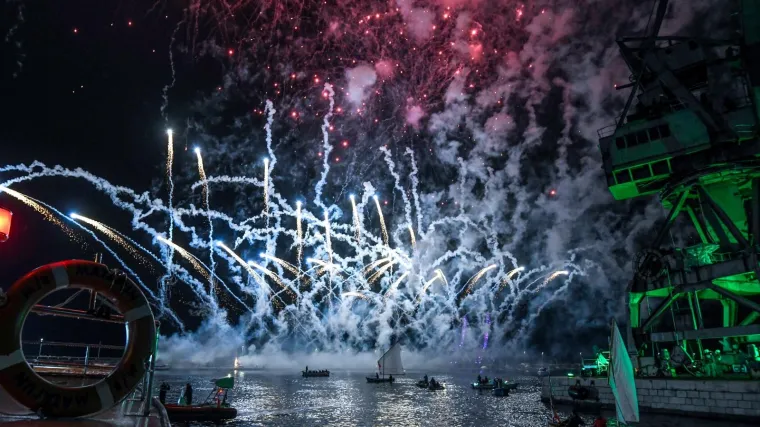 Spektakularna izvedba 'Opere Industriale'