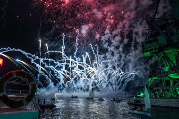 Spektakularna izvedba 'Opere Industriale'