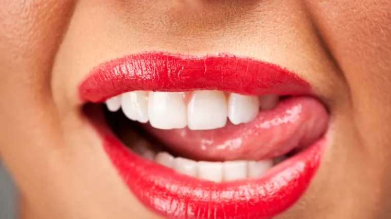 'Ne stavljaj mi ga u usta!; No, nije ju poslu&scaron;ao, a ona mu je odgrizla jezik i ispljunula ga!