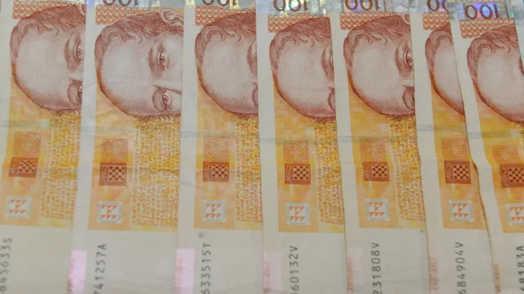 U: U dru&scaron;tvu smo &scaron;est EU zemalja u kojima su plaće niže nego prije 10 godina: 'Za milijune radnika kriza nije gotova...'