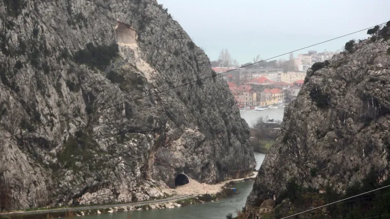 Čekalo se sedam godina: U omi&scaron;kom tunelu koji je vodio 'iz ničeg u ni&scaron;ta' ponovno radovi