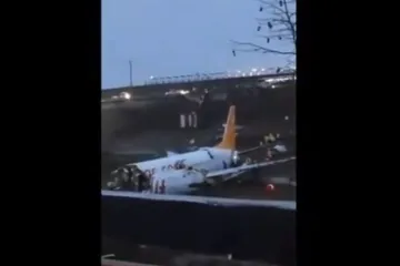 Drama na aerodromu u Istanbulu: Zrakoplov sa 177 putnika izletio s piste i prepolovio se